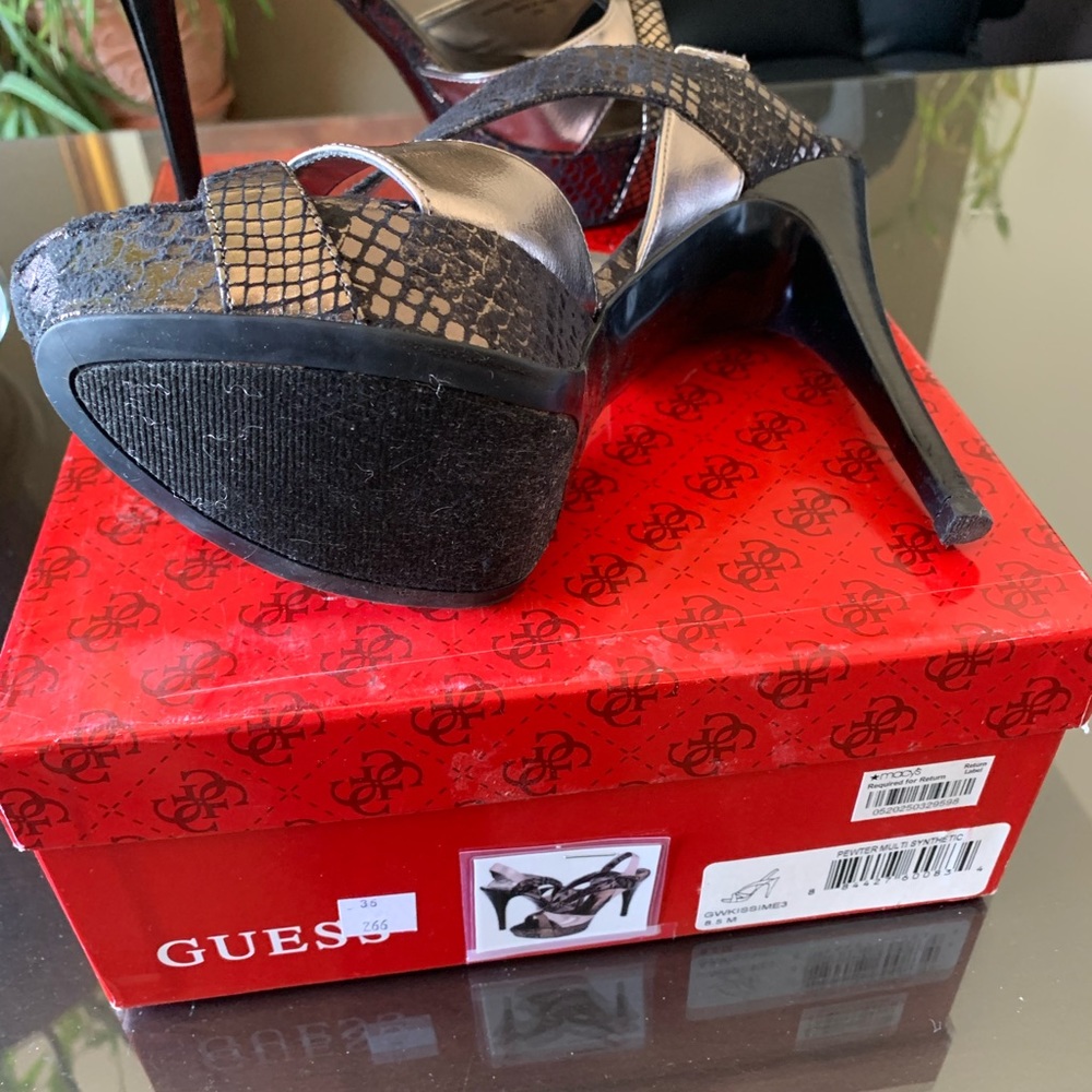 Guess Heels - Picture 6 of 6